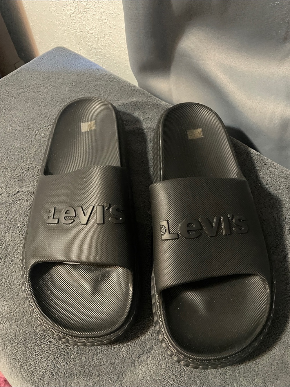 Levi's Men's Black Logo Slide Sandals NWOT